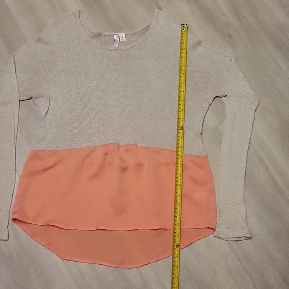 Alya Oatmeal Orange Peplum Flowy Bottom Long Sleeve‎ Blouse Womens Size Medium - Picture 2 of 5